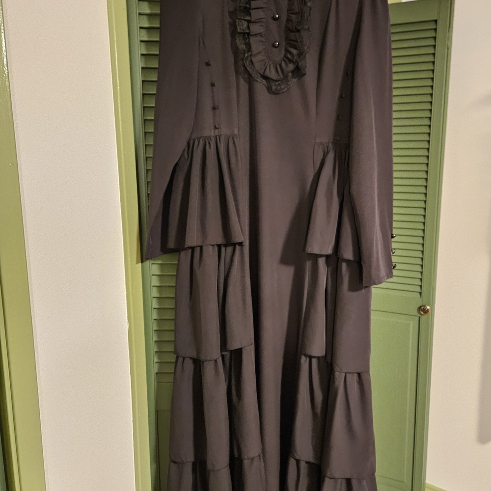 Elegant Black Tiered Women's Dress
